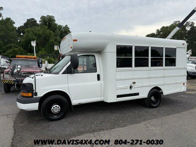 2003 Chevrolet Express Cutaway Base w/C7L/C7N