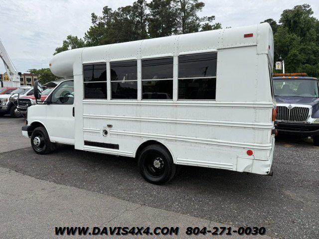 2003 Chevrolet Express Cutaway Base w/C7L/C7N