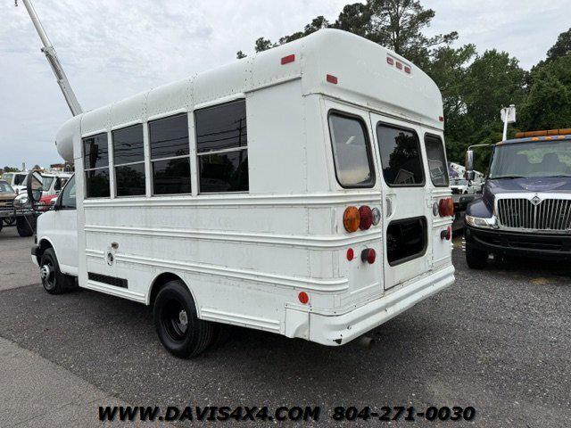 2003 Chevrolet Express Cutaway Base w/C7L/C7N