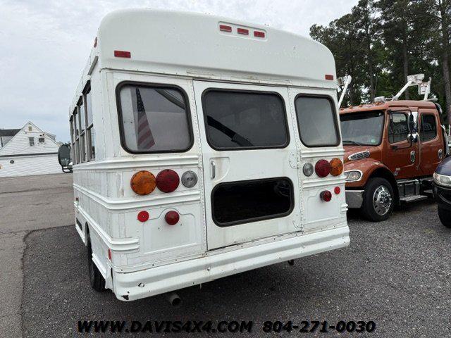 2003 Chevrolet Express Cutaway Base w/C7L/C7N