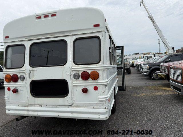 2003 Chevrolet Express Cutaway Base w/C7L/C7N