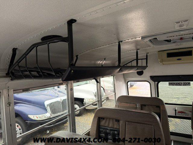 2003 Chevrolet Express Cutaway Base w/C7L/C7N