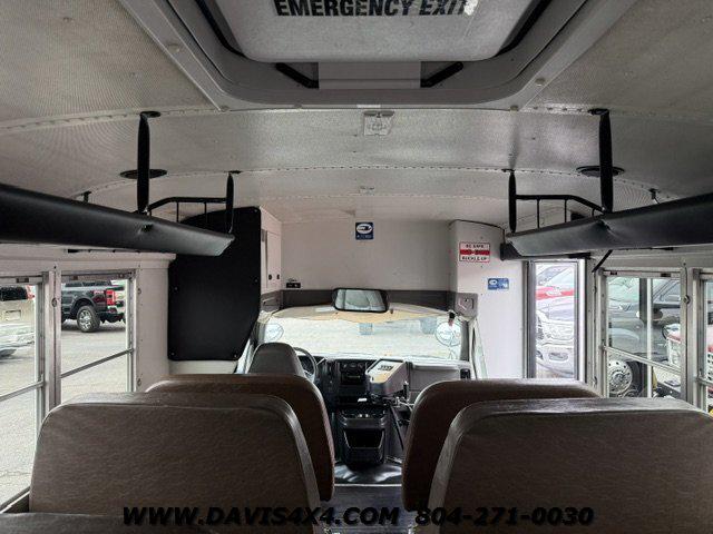 2003 Chevrolet Express Cutaway Base w/C7L/C7N