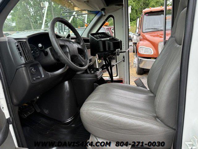 2003 Chevrolet Express Cutaway Base w/C7L/C7N