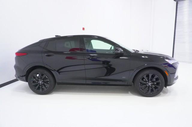2026 Buick NV Sport Touring FWD