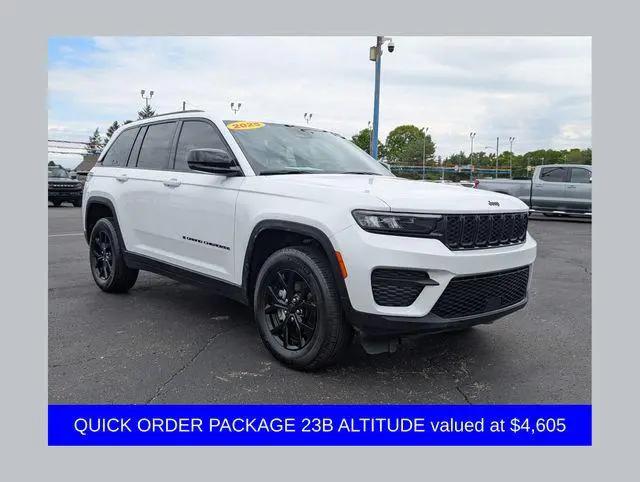2025 Jeep Grand Cherokee Altitude 4x4 for sale in Newark, OH