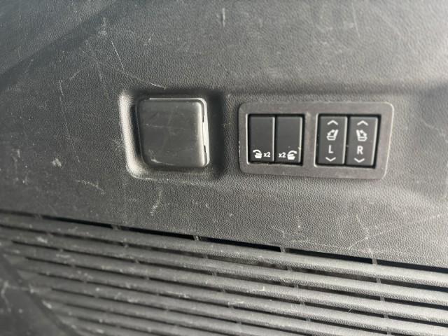 2023 Chevrolet Suburban 4WD Premier
