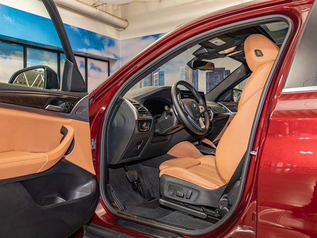 2025 BMW X4 xDrive30i