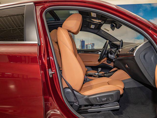 2025 BMW X4 xDrive30i