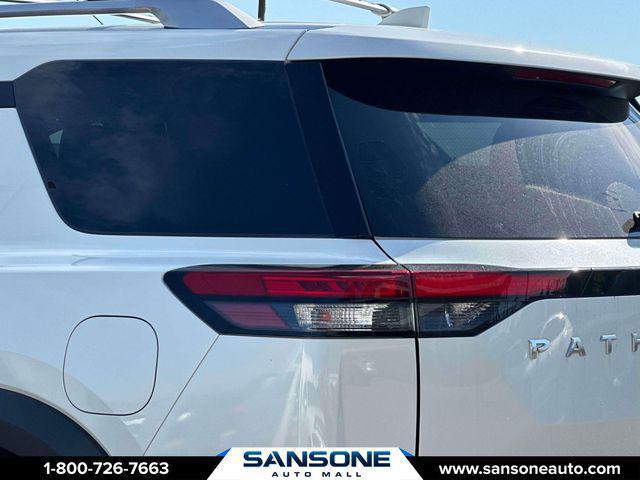 2024 Nissan Pathfinder SL 4WD