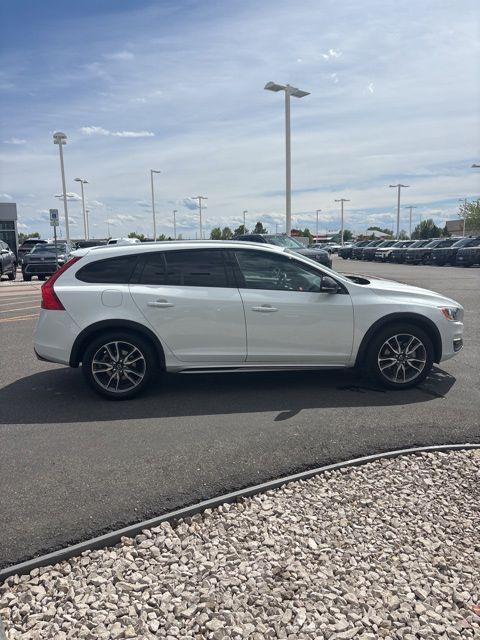 2016 Volvo V60 Cross Country T5