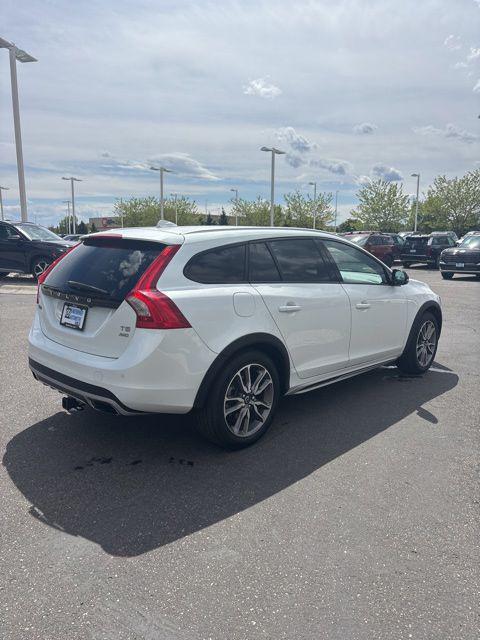 2016 Volvo V60 Cross Country T5