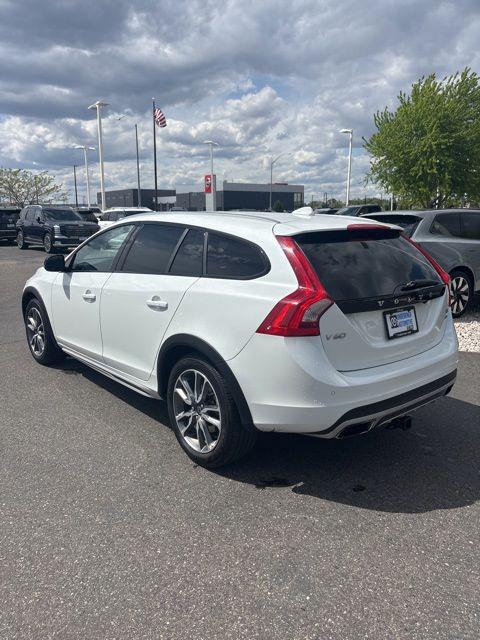 2016 Volvo V60 Cross Country T5