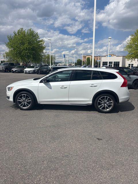 2016 Volvo V60 Cross Country T5