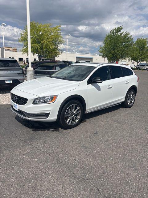 2016 Volvo V60 Cross Country T5