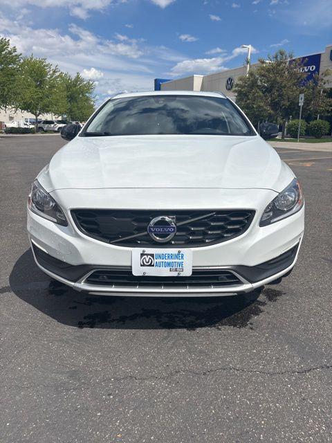 2016 Volvo V60 Cross Country T5