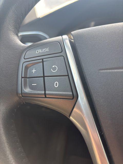 2016 Volvo V60 Cross Country T5