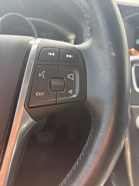 2016 Volvo V60 Cross Country T5