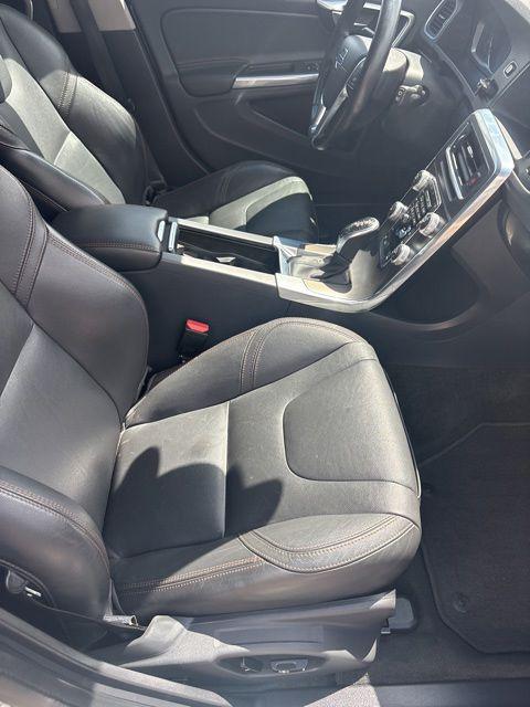 2016 Volvo V60 Cross Country T5
