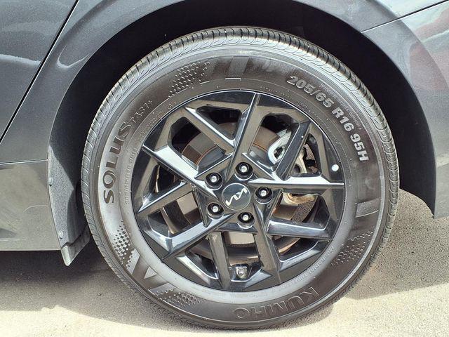 2025 Kia K5 LXS