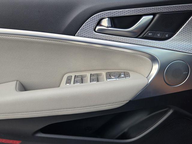 2023 Genesis G70 2.0T RWD