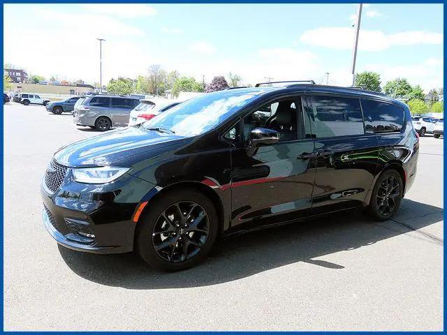 2025 Chrysler Pacifica Limited for sale in New Britain, CT