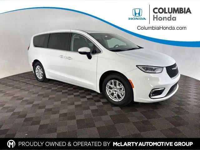 2023 Chrysler Pacifica Touring L for sale in Columbia, MO