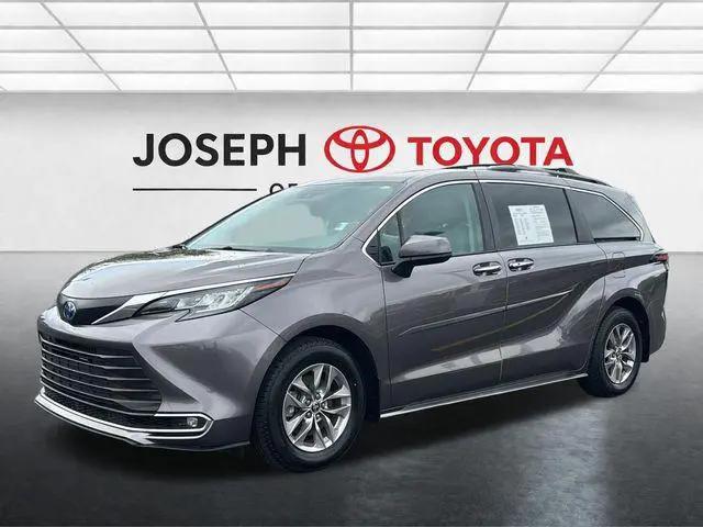 2022 Toyota Sienna XLE for sale near Cincinnati, OH