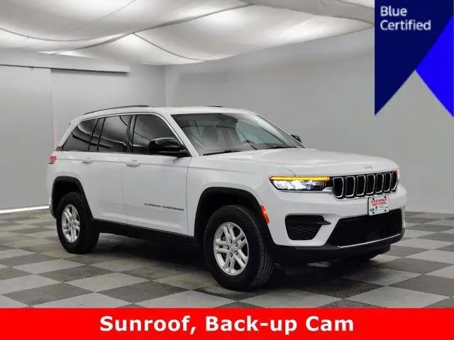 2023 Jeep Grand Cherokee Laredo 4x4 for sale in Granger, IA