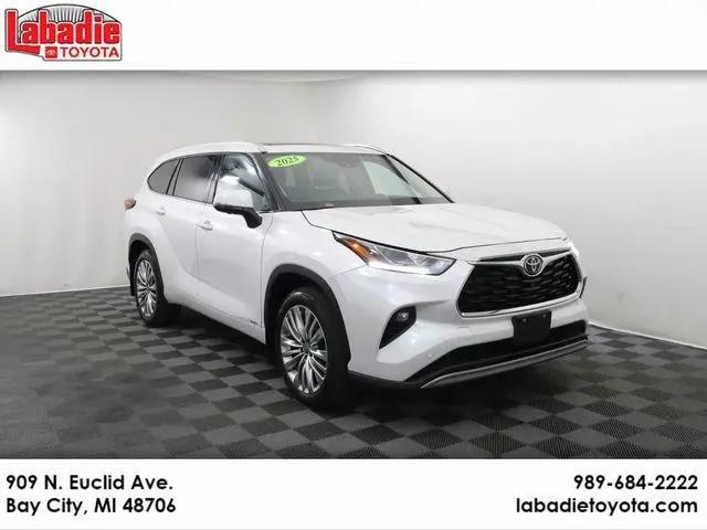 2025 Toyota Highlander Hybrid Platinum for sale in Bay City, MI