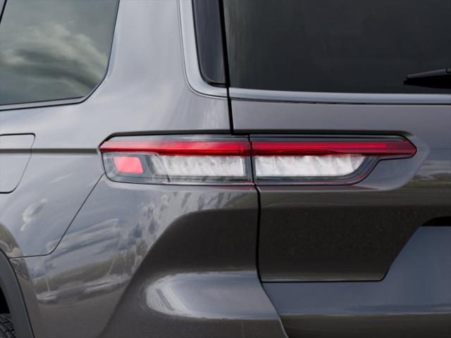 New 2026 Baltic Gray Metallic Clearcoat Jeep Altitude image 5