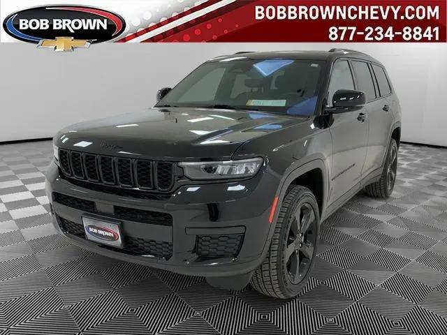 2022 Jeep Grand Cherokee L Altitude 4x4 for sale in Urbandale, IA