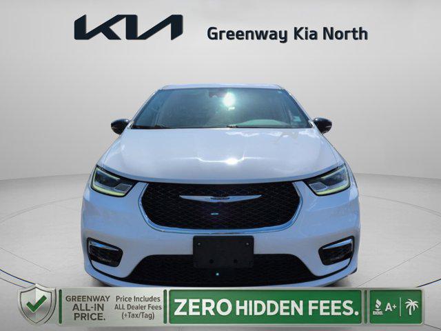2024 Chrysler Pacifica Hybrid Select