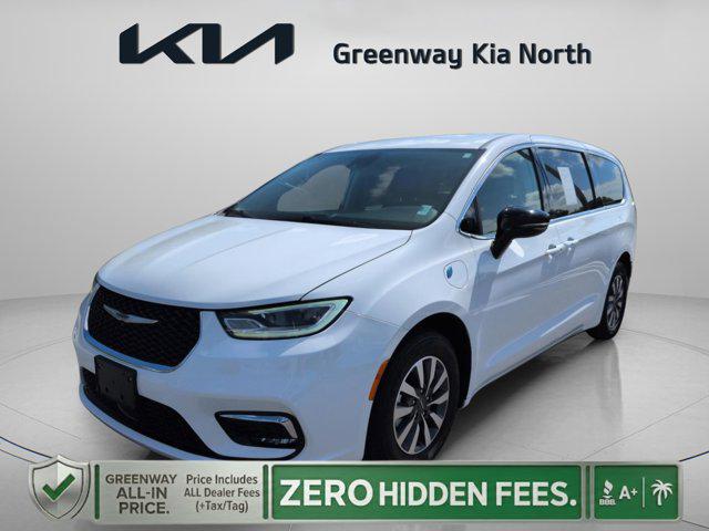 2024 Chrysler Pacifica Hybrid Select