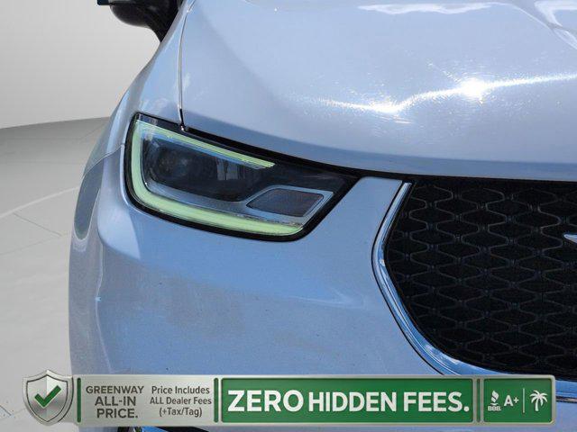 2024 Chrysler Pacifica Hybrid Select
