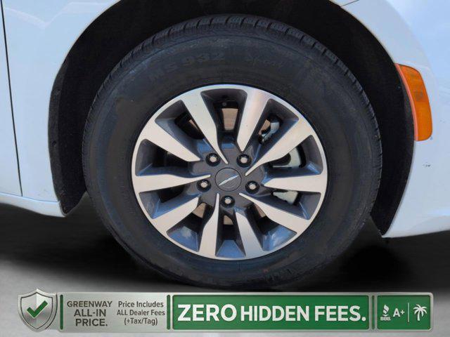 2024 Chrysler Pacifica Hybrid Select