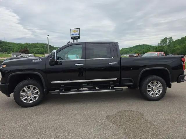 2026 Chevrolet Silverado 2500HD Crew Cab, Standard Bed, High Country, 4WD