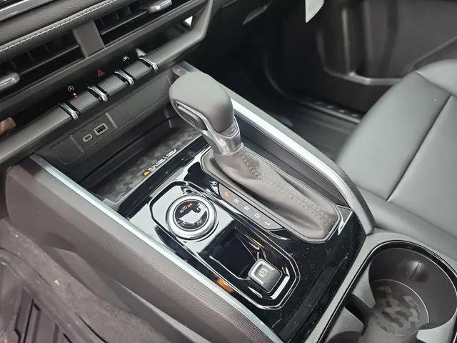 2026 Chevrolet Colorado LT, 4WD
