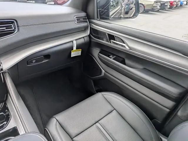 2026 Jeep Grand Wagoneer Upland 4x4
