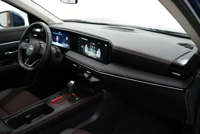 2025 Nissan Kicks SR Intelligent AWD