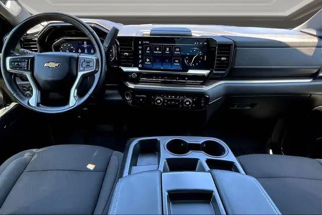 2023 Chevrolet Silverado 1500 4WD Crew Cab Standard Bed LT