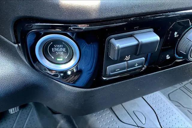 2023 Chevrolet Silverado 1500 4WD Crew Cab Standard Bed LT