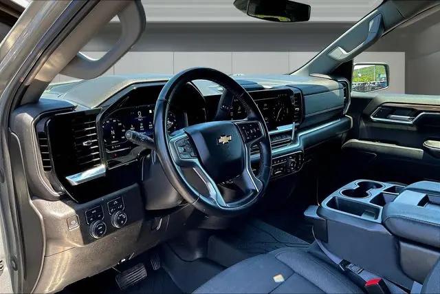 2023 Chevrolet Silverado 1500 4WD Crew Cab Standard Bed LT