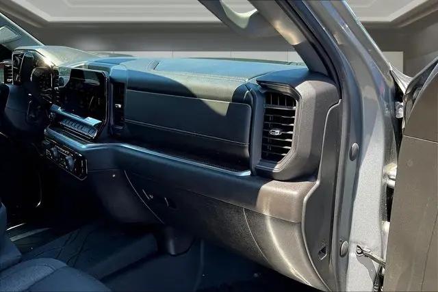 2023 Chevrolet Silverado 1500 4WD Crew Cab Standard Bed LT