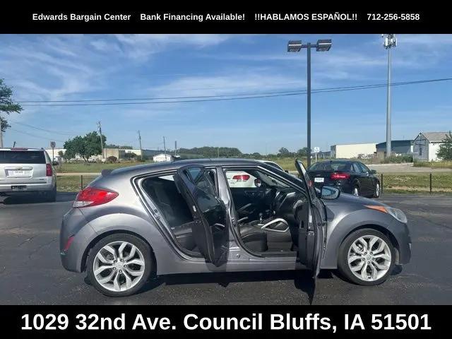 2012 Hyundai Veloster Base w/Black