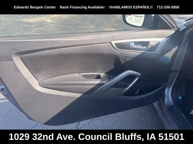 2012 Hyundai Veloster Base w/Black
