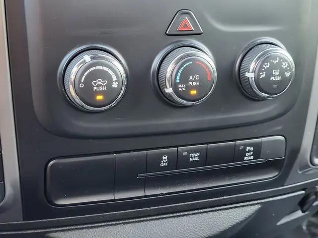 2024 Ram 1500 Classic Warlock Crew Cab 4x4 5'7" Box