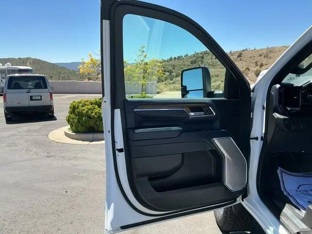 2024 Chevrolet Silverado 3500HD 4WD Crew Cab Standard Bed High Country
