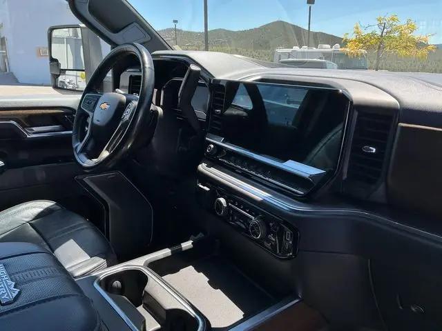 2024 Chevrolet Silverado 3500HD 4WD Crew Cab Standard Bed High Country