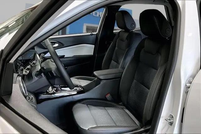 2026 Chevrolet Trax FWD LT